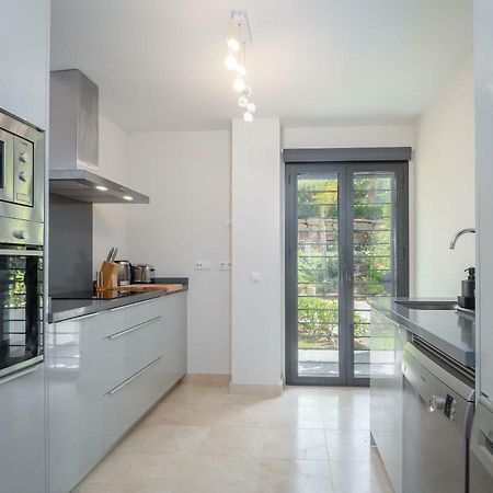 Amazing Two Bedroom Apartment In Los Flamingos, Marbella Estepona Eksteriør bilde