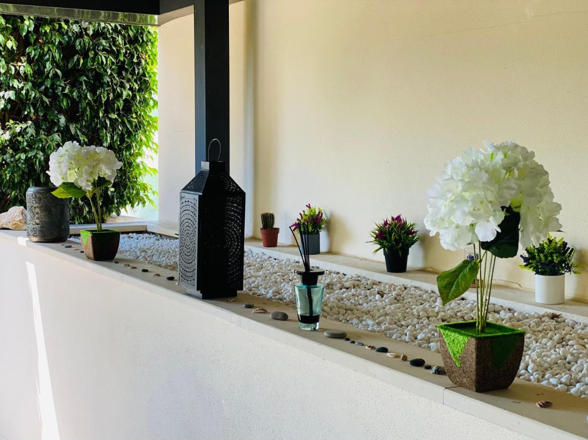 Amazing Two Bedroom Apartment In Los Flamingos, Marbella Estepona Eksteriør bilde